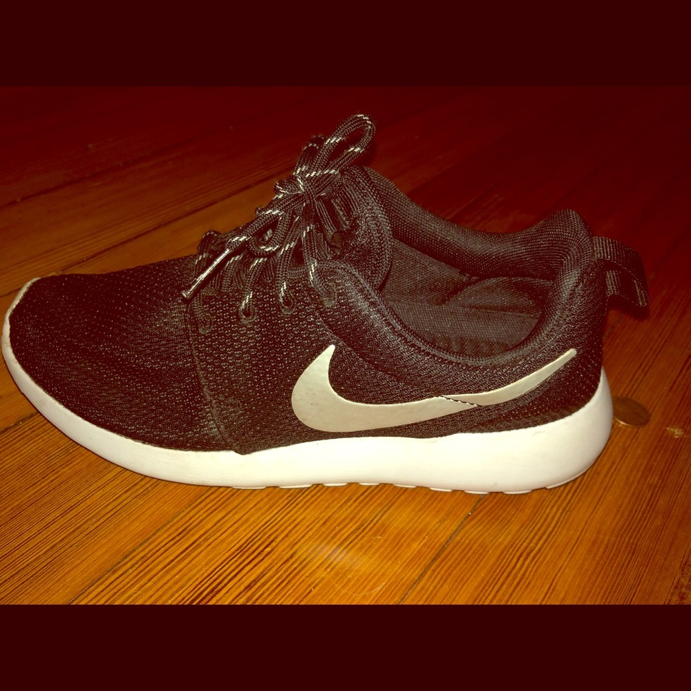 Nike Size 6 womens